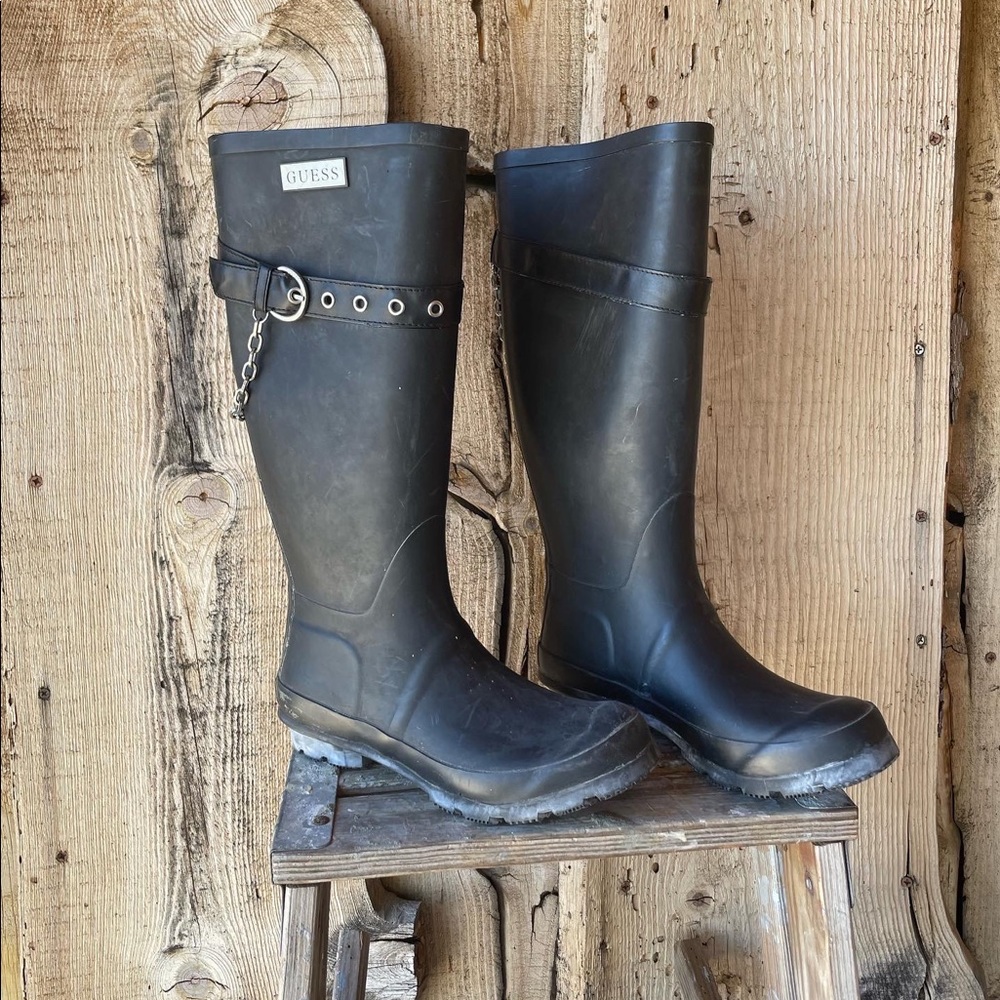 Guess boots size 8